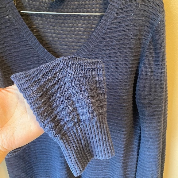 Armani Exchange 100% Linen Ribbed V Neck Sweater - Picture 6 of 9